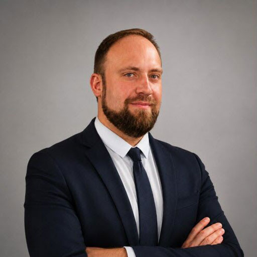 Portrait de Thibault Dumas, tête de liste aux élections sénatoriales 2026 dans l’Ain